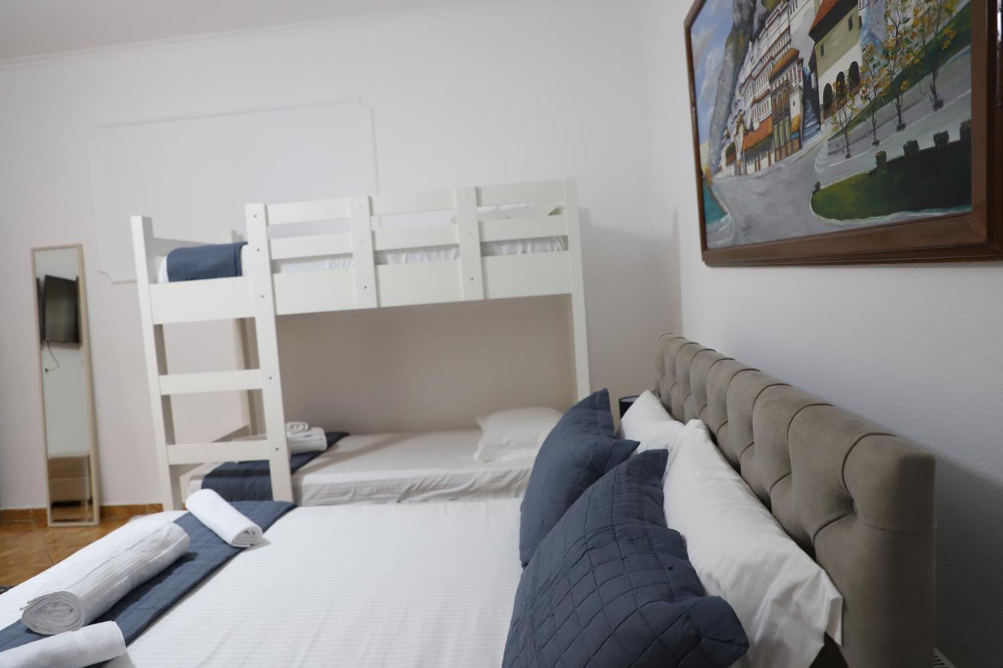 Xheison Apartment Berat
