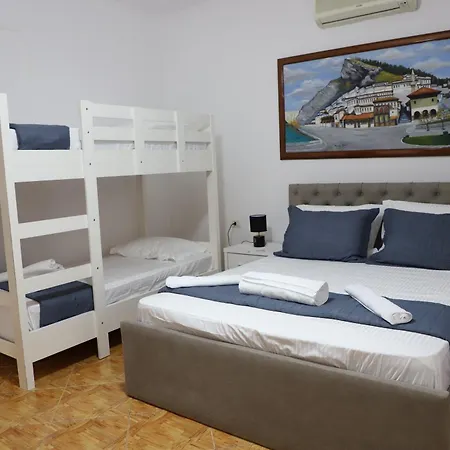 Apartment Xheison Berat Exterior photo
