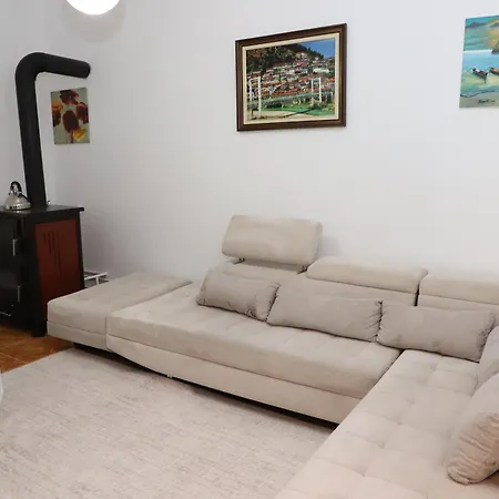 Apartment Xheison Berat Exterior photo